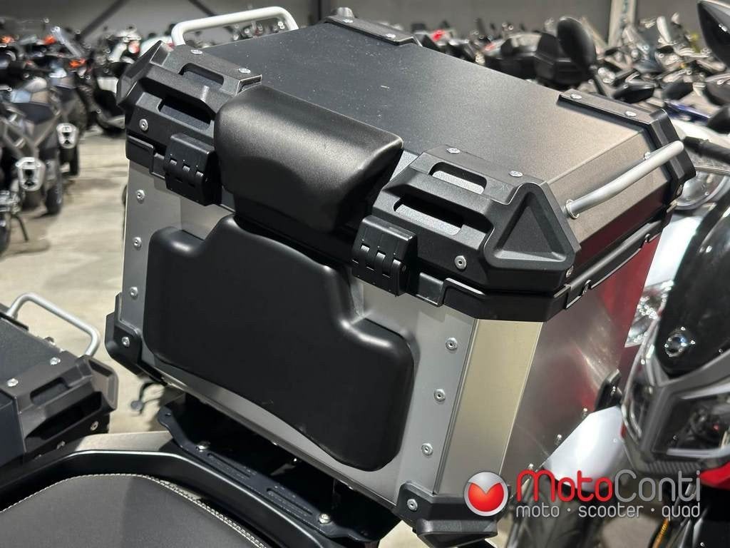 QJ MOTOR SRT 700SX 2024 [4050 km], 700 cc, 2 cilinders, Occasion, Bedrijf