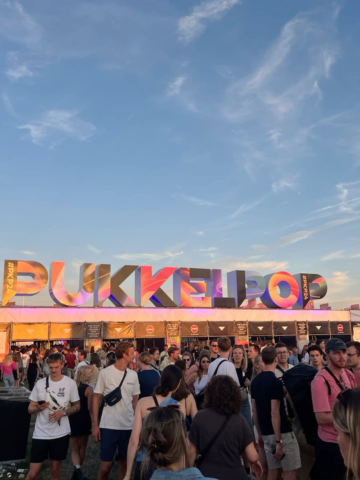 GEZOCHT!!!! Zondag ticket, Tickets en Kaartjes, Recreatie | Pretparken en Attractieparken