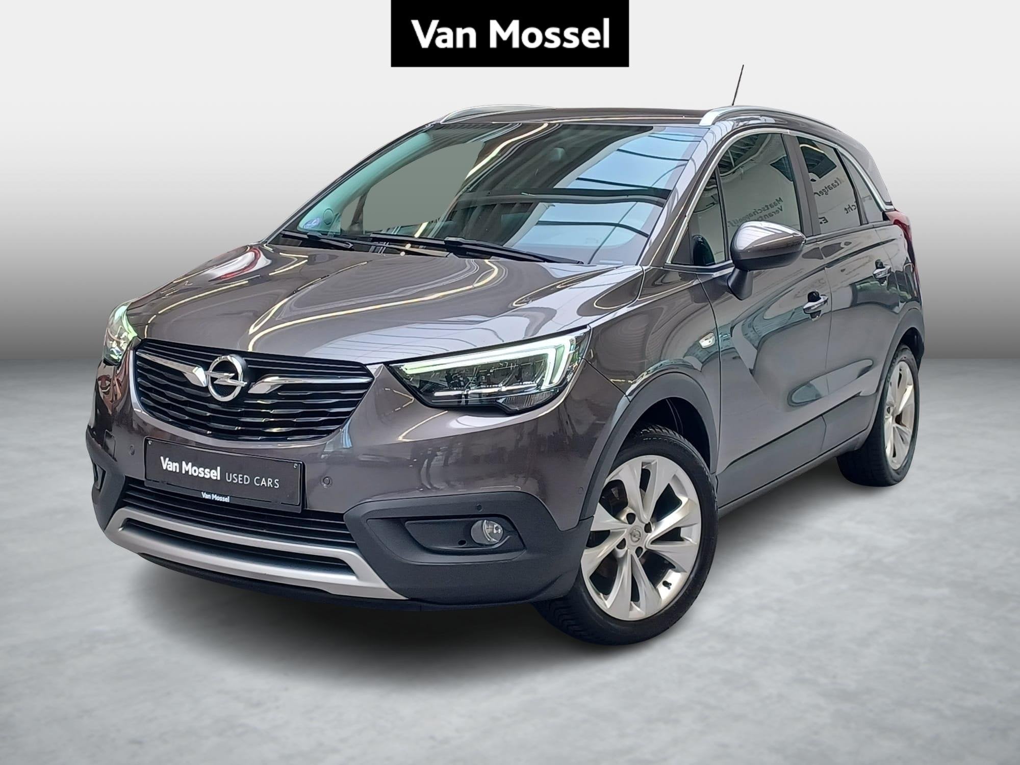 Opel Crossland X 1.2T 6MT 110pk Innovation, Auto's, Voorwielaandrijving, Zwart, Emergency brake assist, 1245 kg