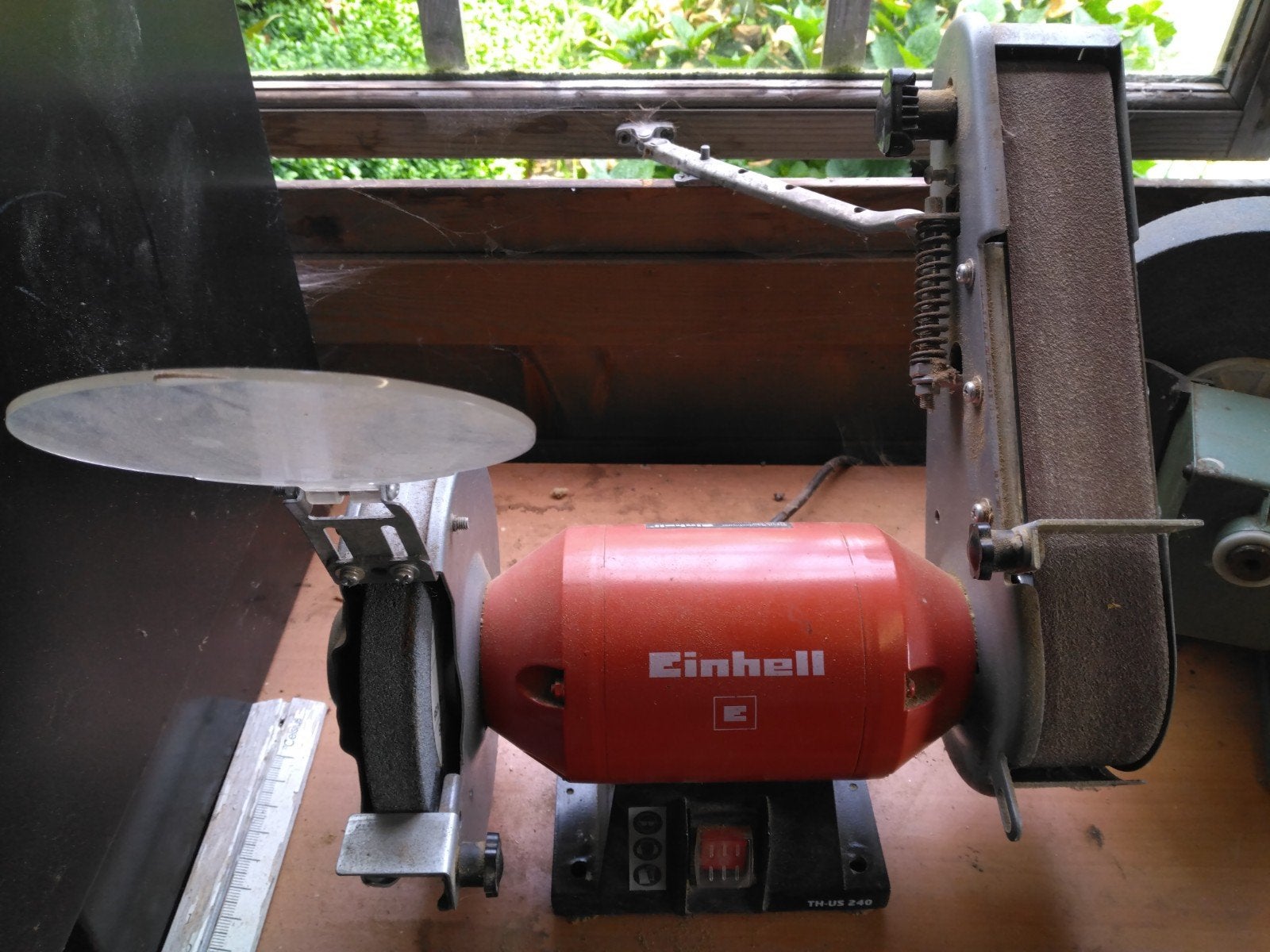 Einhill th-us 240 bandschuurmachine / slijpsteen, Ophalen, Zo goed als nieuw, Bandschuurmachine