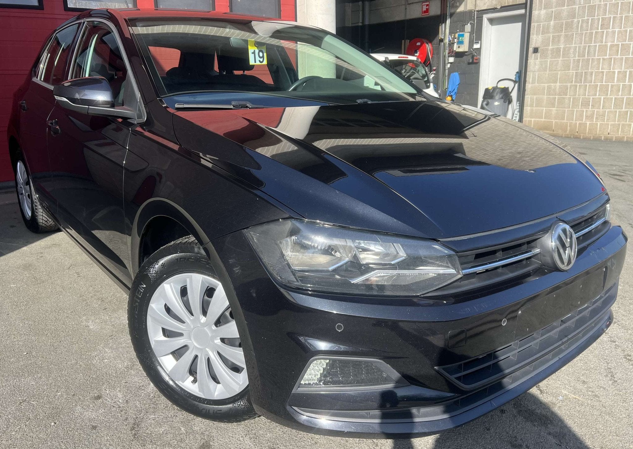 Volkswagen Polo 1.0 TSi Beats OPF +CLIM +CAR-PASS +GARANTIE, Gebruikt, 95 pk, Zwart, Bedrijf