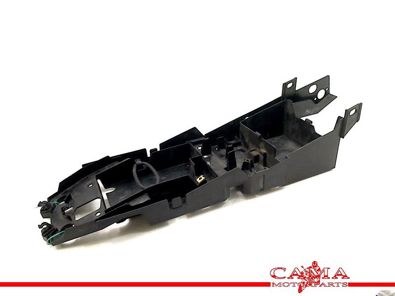 BAC A BATTERIE FZ 1 2006-2009 (FZ1 FAZER) (2D1-8212B), Dhr. S. di Majo, Utilisé, Info@cama-motorparts.nl, P.J. Troelstraweg 8 8
3144 CX  MAASSLUIS, NL