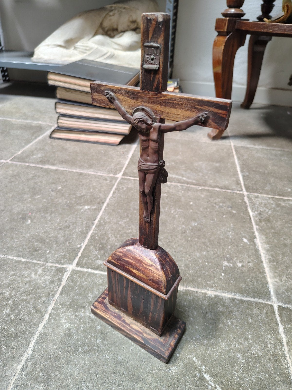 Crucifix hout, Antiek en Kunst, Antiek | Religieuze voorwerpen, Ophalen of Verzenden