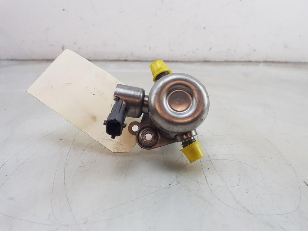 BRANDSTOFPOMP MECHANISCH Volvo V40 (MV) (01-2012/08-2019), Gebruikt, Volvo