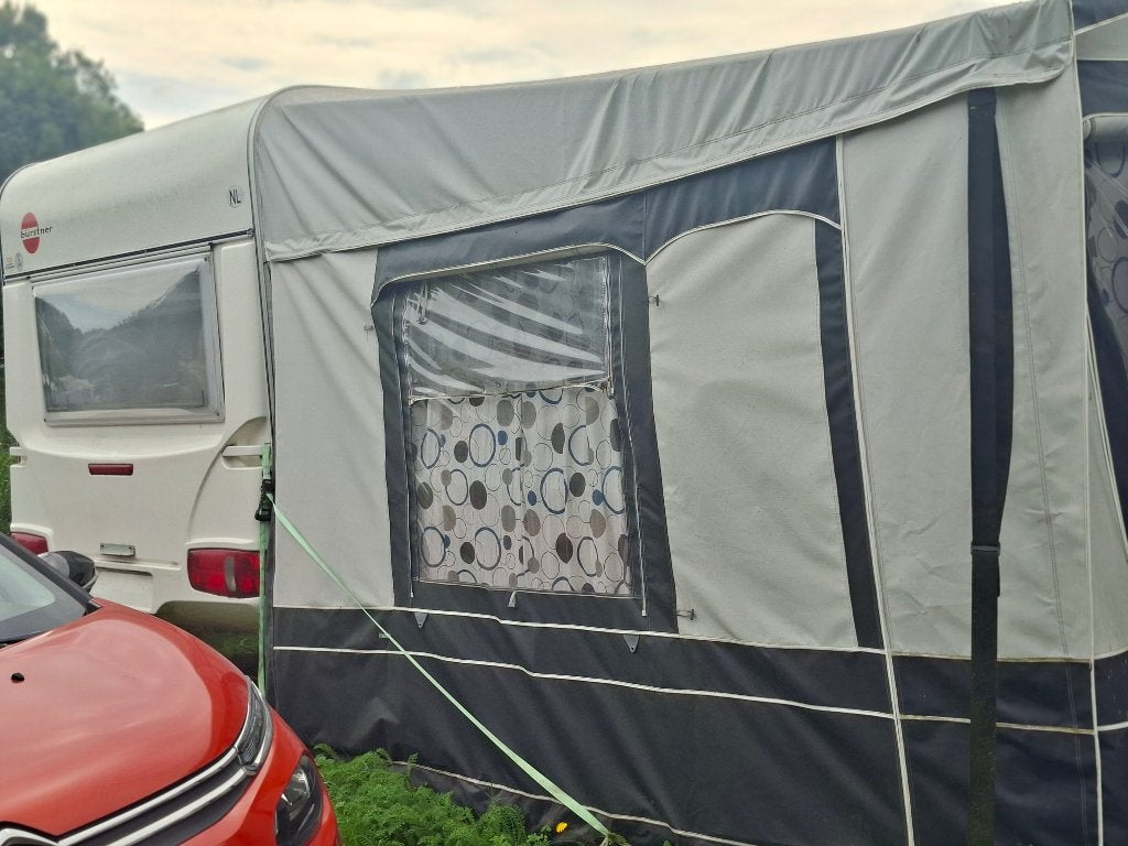Bürstner Ventana Avantgarde 4366 -1999- voortent + inboedel, Caravans en Kamperen, Vast bed, Oven, Particulier, Bürstner