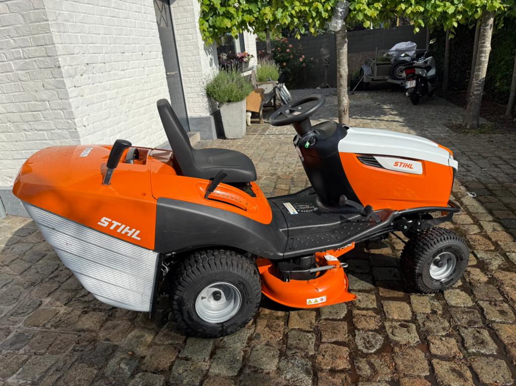 zitmaaier stihl, Ophalen, Zo goed als nieuw, Benzine-grasmaaier, 50 cm of meer