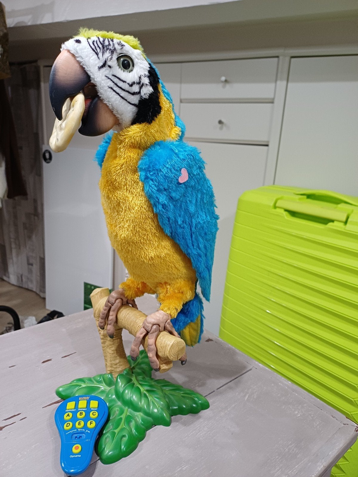 Papegaai op stok, met koek en afstandsbediening., Bleu, Enlèvement, Utilisé, Autres types