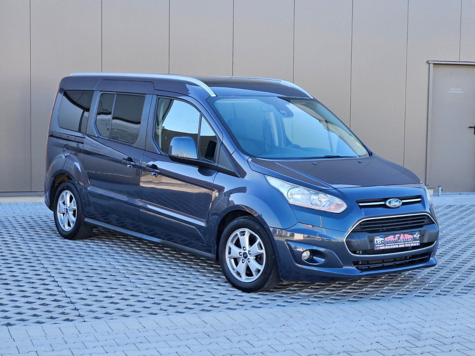 Ford Tourneo Connect 2014 115pk/7 Plaats/Trekhaak, Auto's, Euro 5, Zwart, 4 cilinders, Parkeersensor