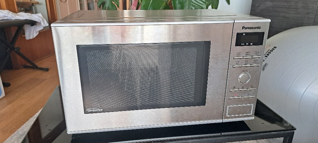 Micro-ondes Panasonic Inverter Inox 950W - Modèle NN-SD271S, Comme neuf, Enlèvement, 45 à 60 cm, Four
