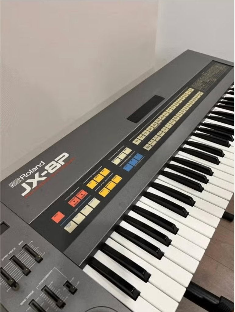 Roland JX-8P Synthétiseur analogique (étui inclus), Musique & Instruments, Claviers, Enlèvement ou Envoi, Roland