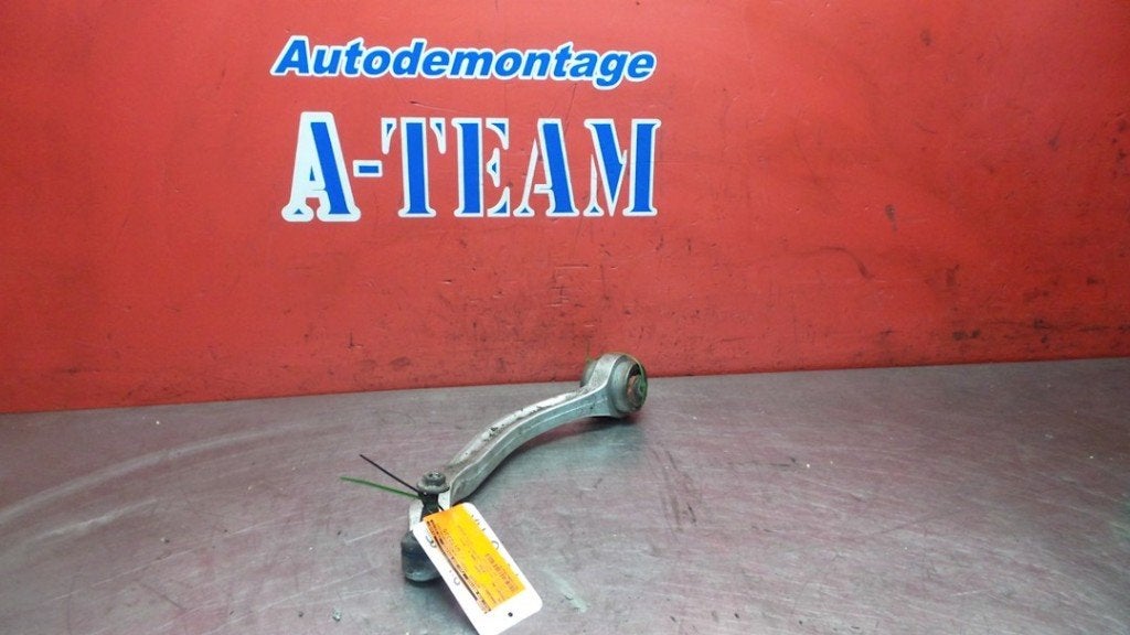 BRAS DE SUSPENSION AVANT GAUCHE (TRIANGLE) Passat (3B2), Volkswagen, Volkswagen AG, Utilisé, Kundenbetreuung@volkswagen.de