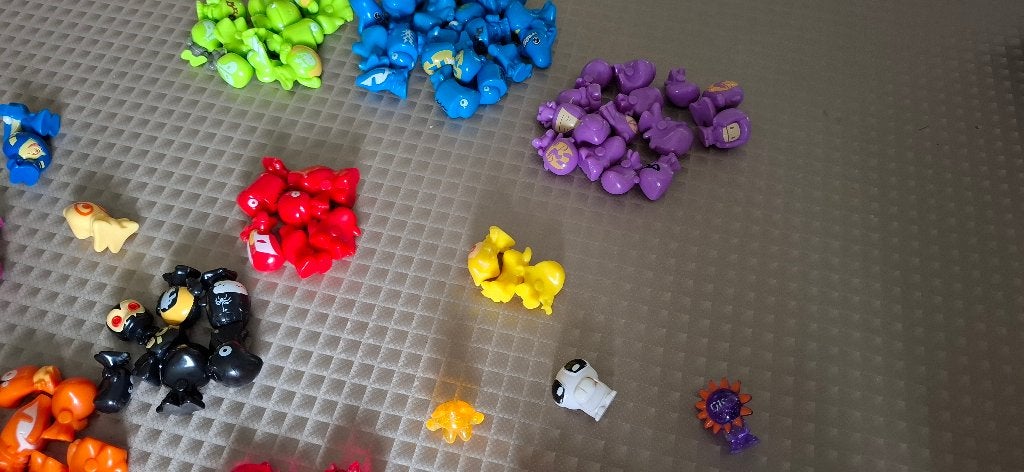 Leuke verzameling Gogo's crazy bones 125 stuks mix, Ophalen of Verzenden, Gebruikt