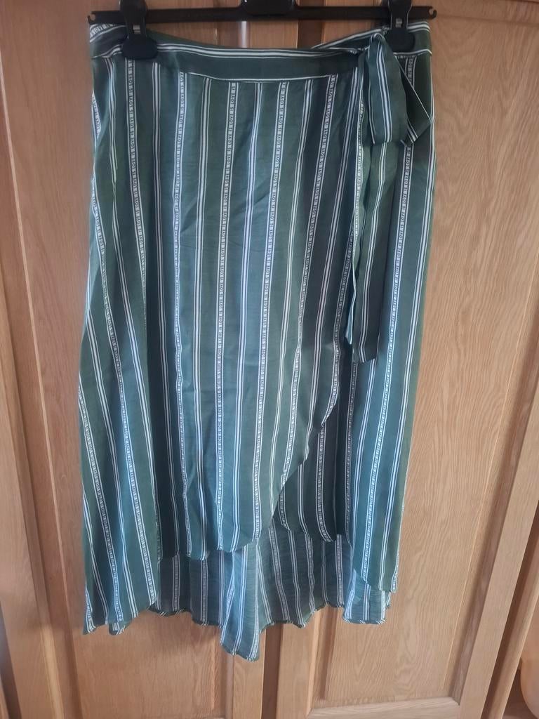 Longue jupe portefeuille Catwalk junkie L Xl 40 vert, Vêtements | Femmes, Jupes, Neuf, Taille 42/44 (L), Blanc, Sous le genou