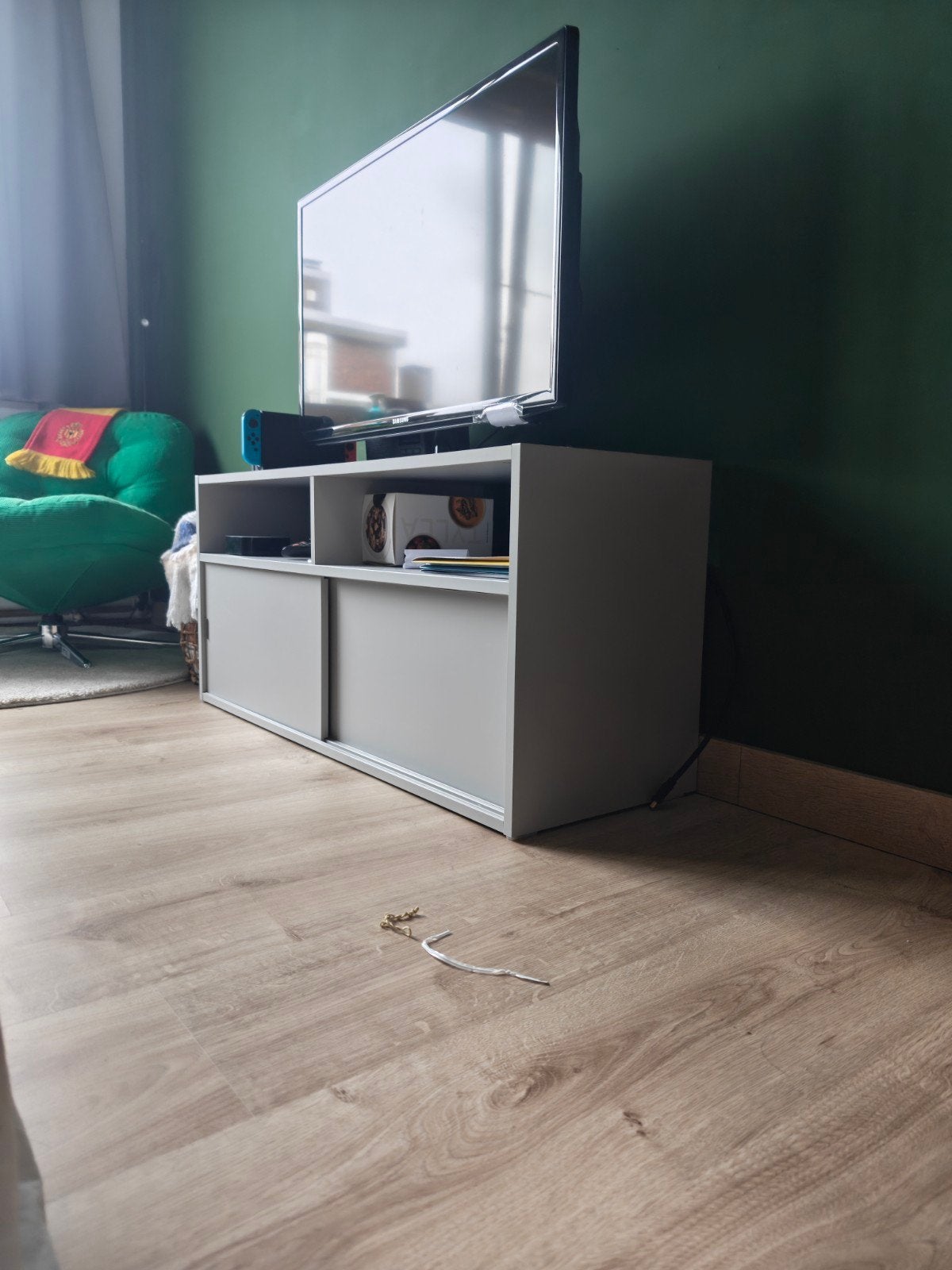 Spiksmed IKEA, Tv-meubel, Huis en Inrichting, Kasten |Televisiemeubels, Gebruikt, Minder dan 100 cm, 50 tot 100 cm, 25 tot 50 cm