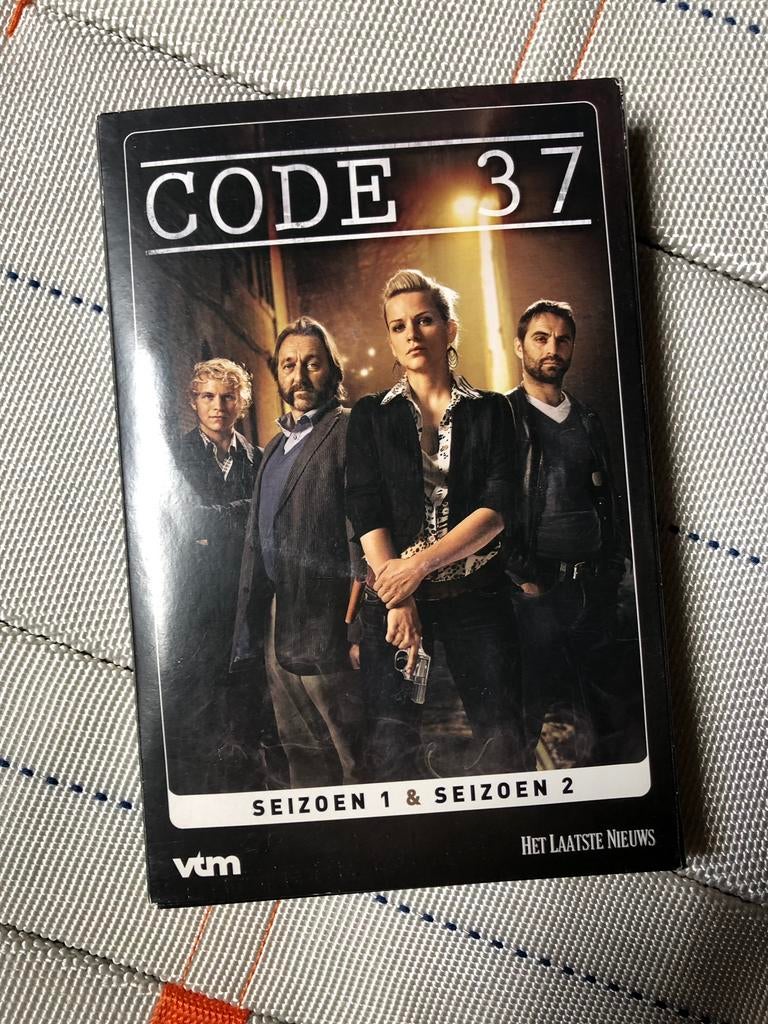 Code 37, Ophalen of Verzenden, Zo goed als nieuw