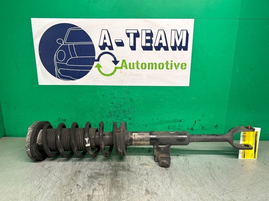 AMORTISSEUR OU ABSORBEUR DE CHOC AVANT DROIT 5 serie (G30), Autos : Pièces & Accessoires, Utilisé, BMW, Petuelring 130
80809  München, DE