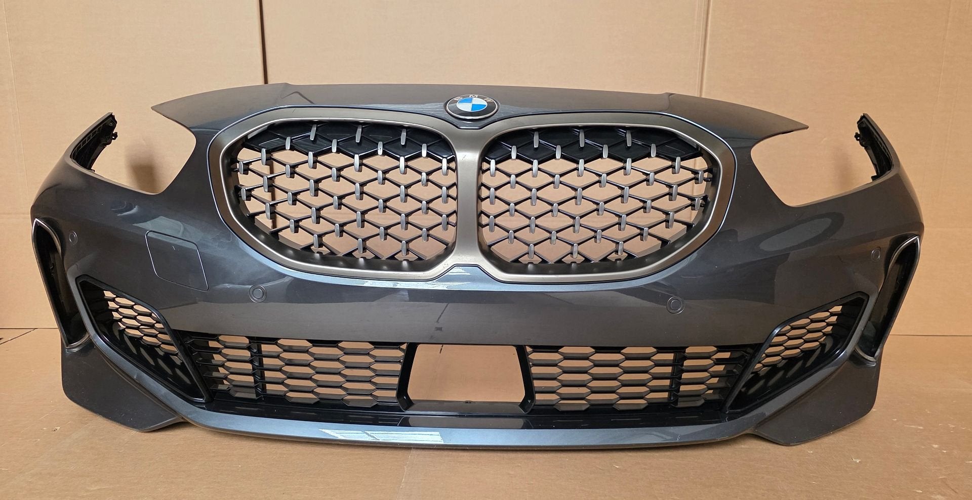 Voorbumper BMW 1 Serie F40 M135i M128ti Compleete Bumper B39, Auto-onderdelen, Gebruikt, -, Voor, Ophalen of Verzenden