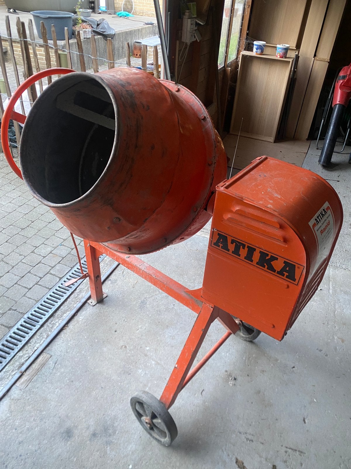 Betonmolen Atika 140L, Doe-het-zelf en Bouw, Ophalen, Gebruikt