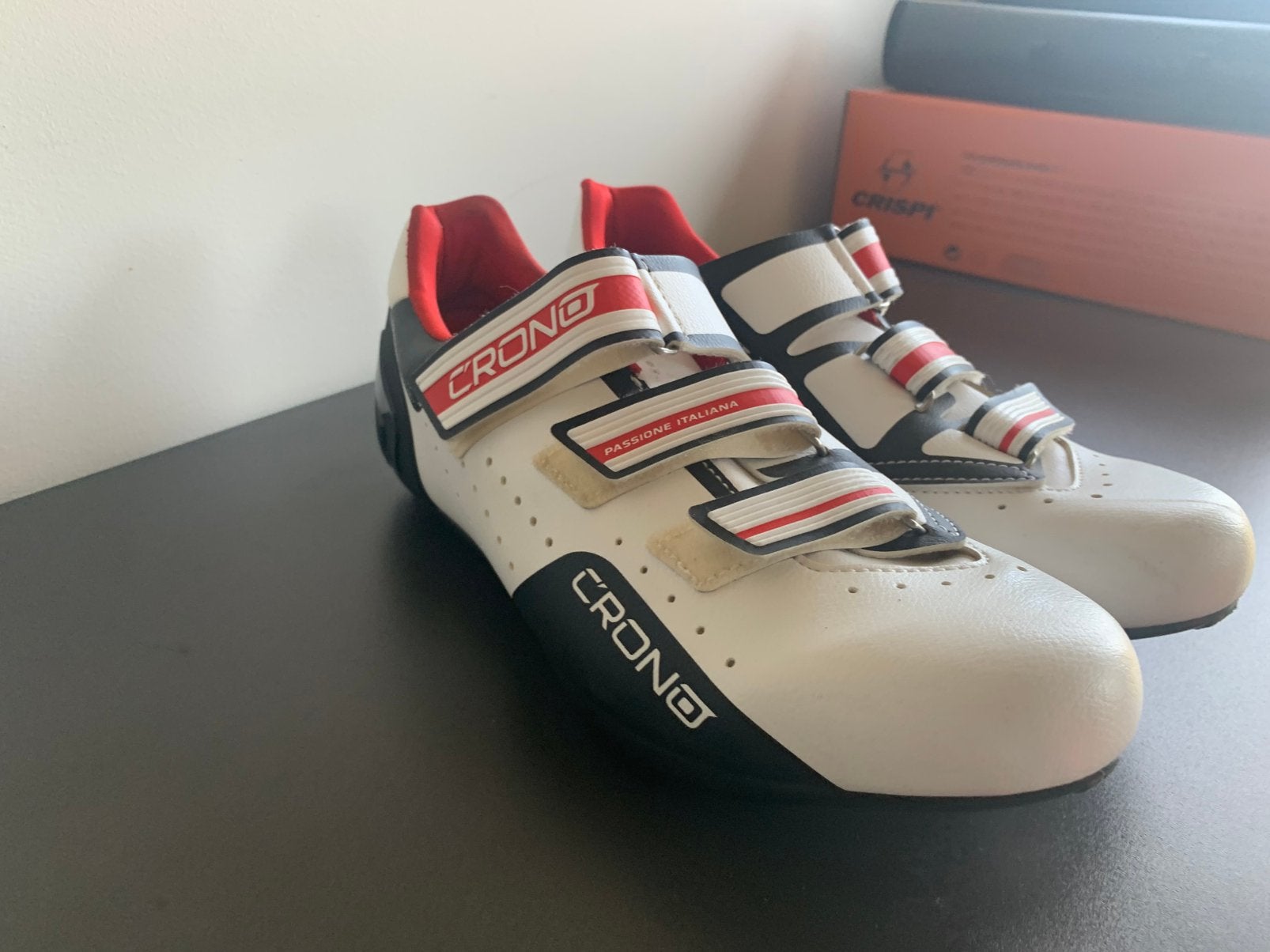 Chaussures de vélo de route Crono Carbon 44 - Italie -, Enlèvement ou Envoi, Comme neuf