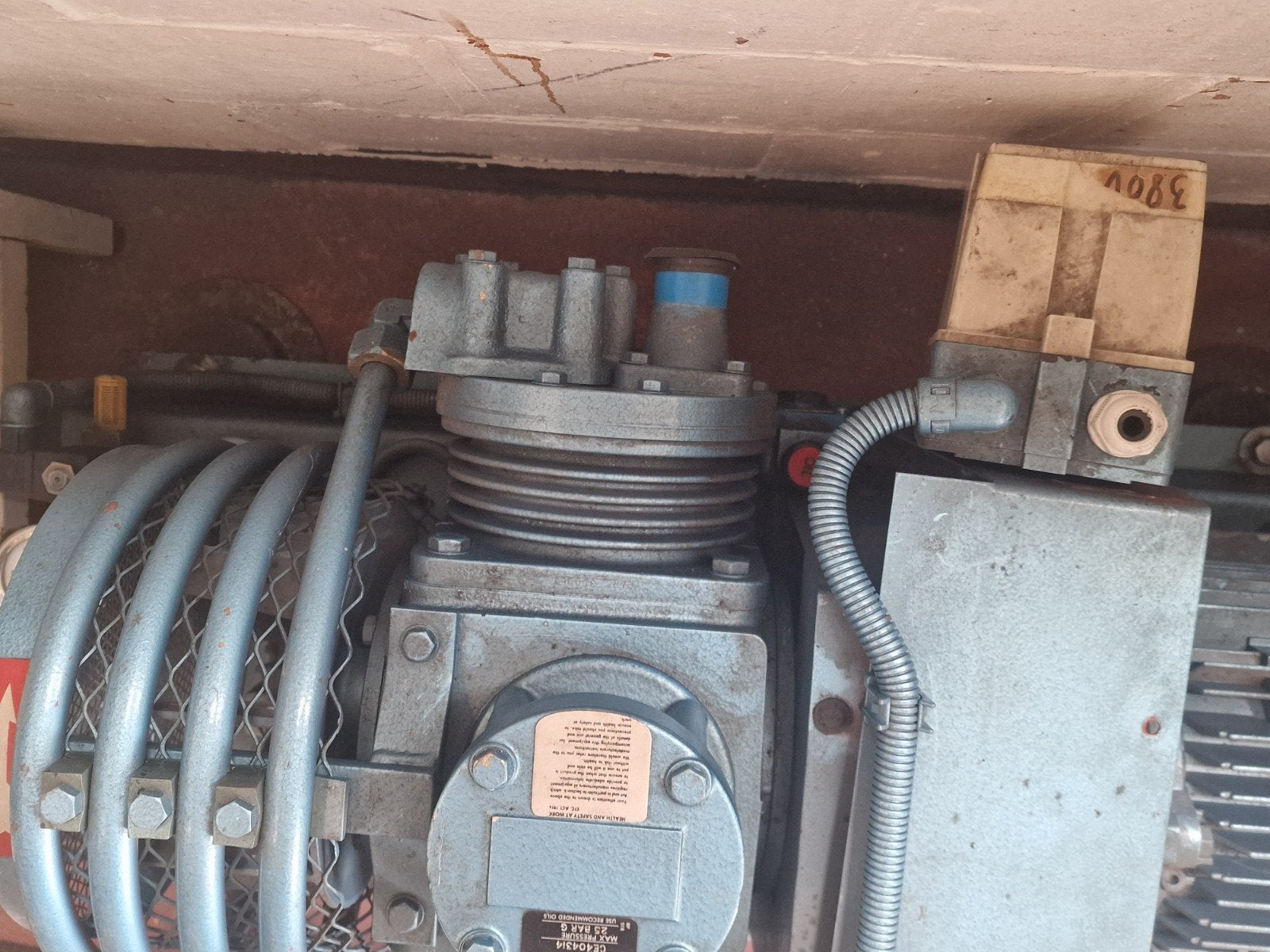 zware compair compressor, Ophalen, Zo goed als nieuw