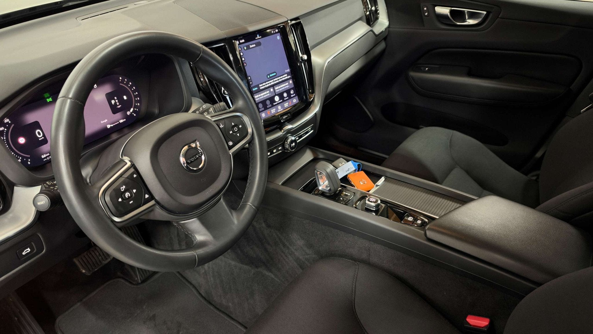 Volvo XC60 |2.0 B4|43.970km|2022|Garantie|Benzine|Automaat, Autos, https://public.car-pass.be/vhr/ca7c5181-9e12-4414-9904-f866cff68ef8