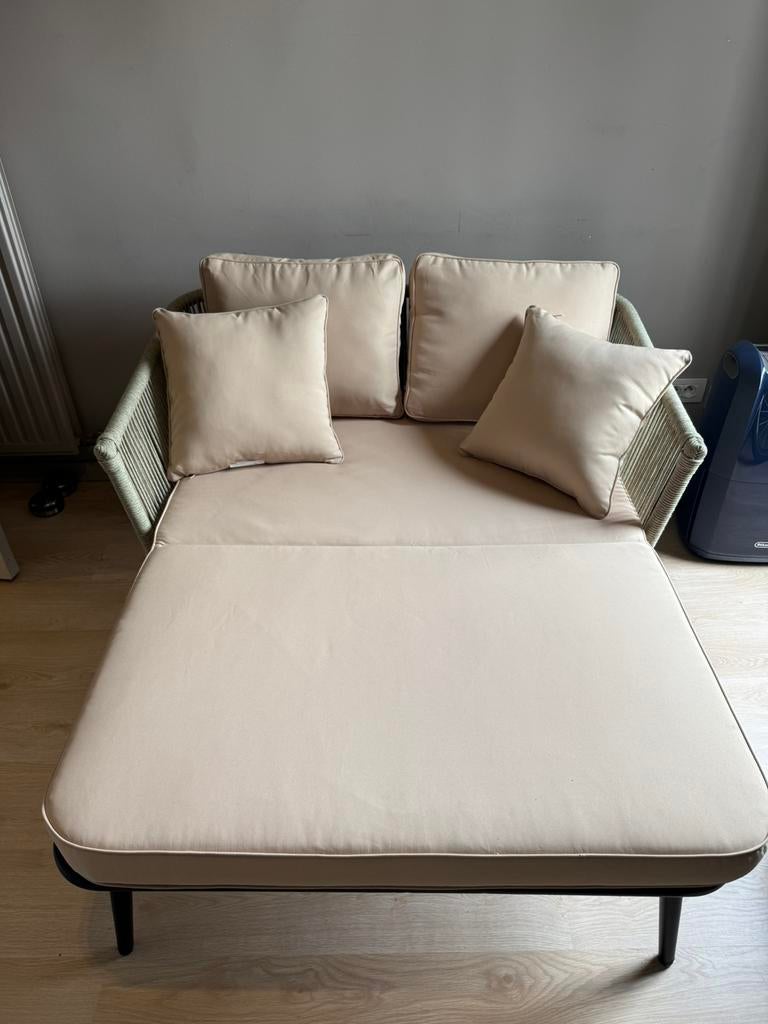 Lounge ligbed met dikke kussens in khaki, Ophalen, Zo goed als nieuw