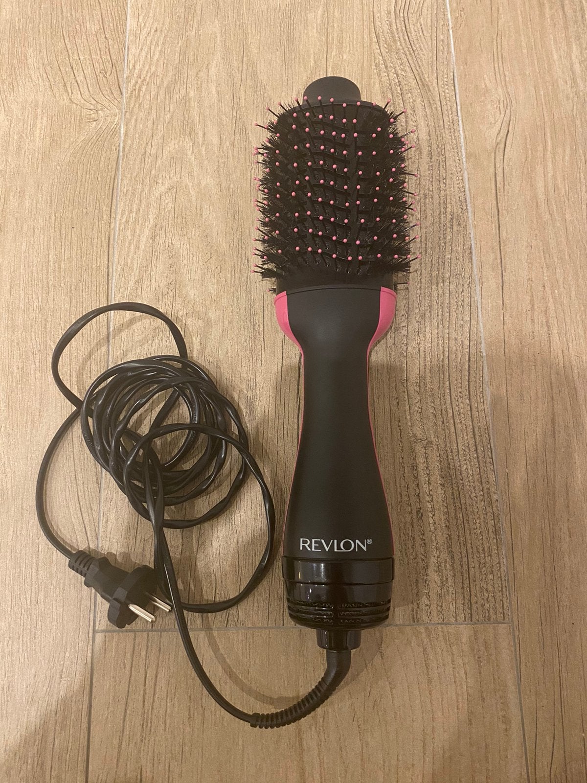 REVLON föhn/krulborstel: GOED ALS NIEUW!, Handtassen en Accessoires, Uiterlijk | Haarverzorging, Ophalen