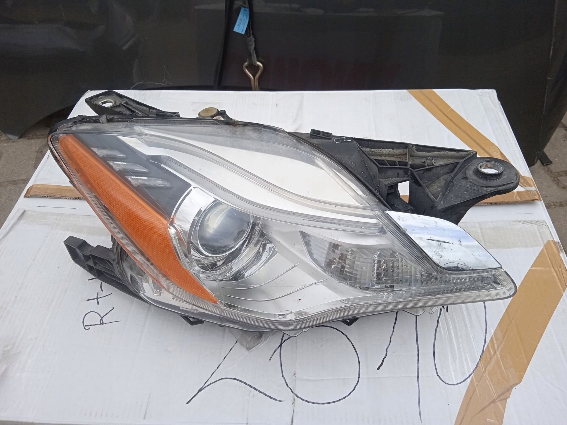 Maserati Quattroporte IV Koplamp 00670104195, Viale Ciro Menotti 322
41121  Modena, IT, Maserati, Gebruikt, Maserati S.p.A.
