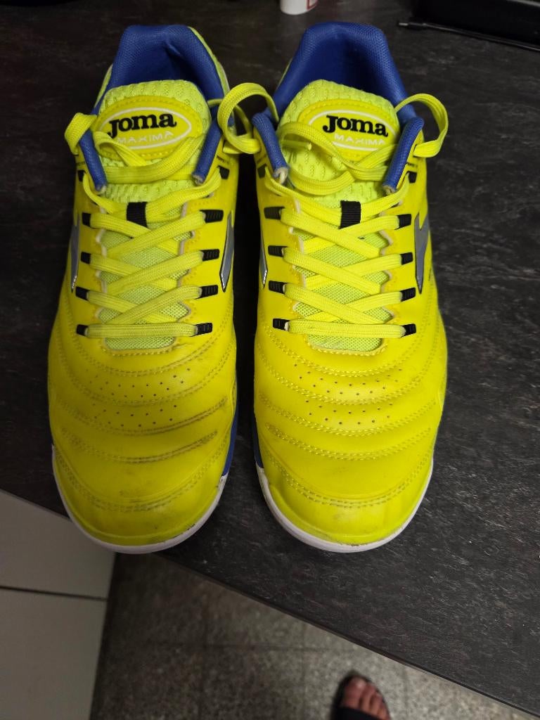Joma sportschoenen, Sport en Fitness, Voetbal, Ophalen of Verzenden, Zo goed als nieuw, Schoenen