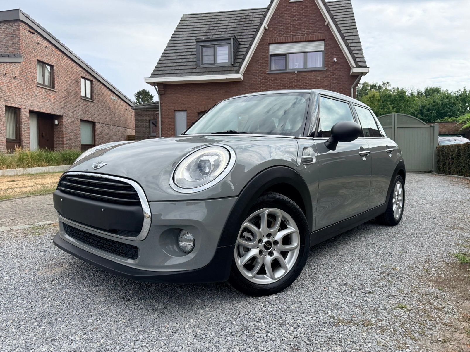 Mini One 1.2i - 5 Deur - LED - NAVI - Garantie, Voorwielaandrijving, Euro 6, Overige kleuren, 1198 cc