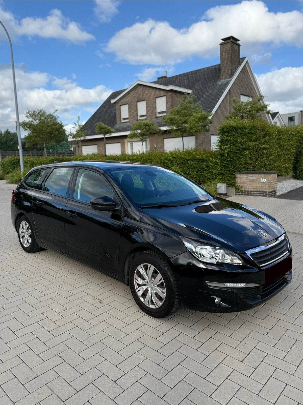 Peugeot 308 1.2Benzine euro 6 152.000km gekeurd voor verkoop, Euro 6, Zwart, Particulier, Parkeersensor