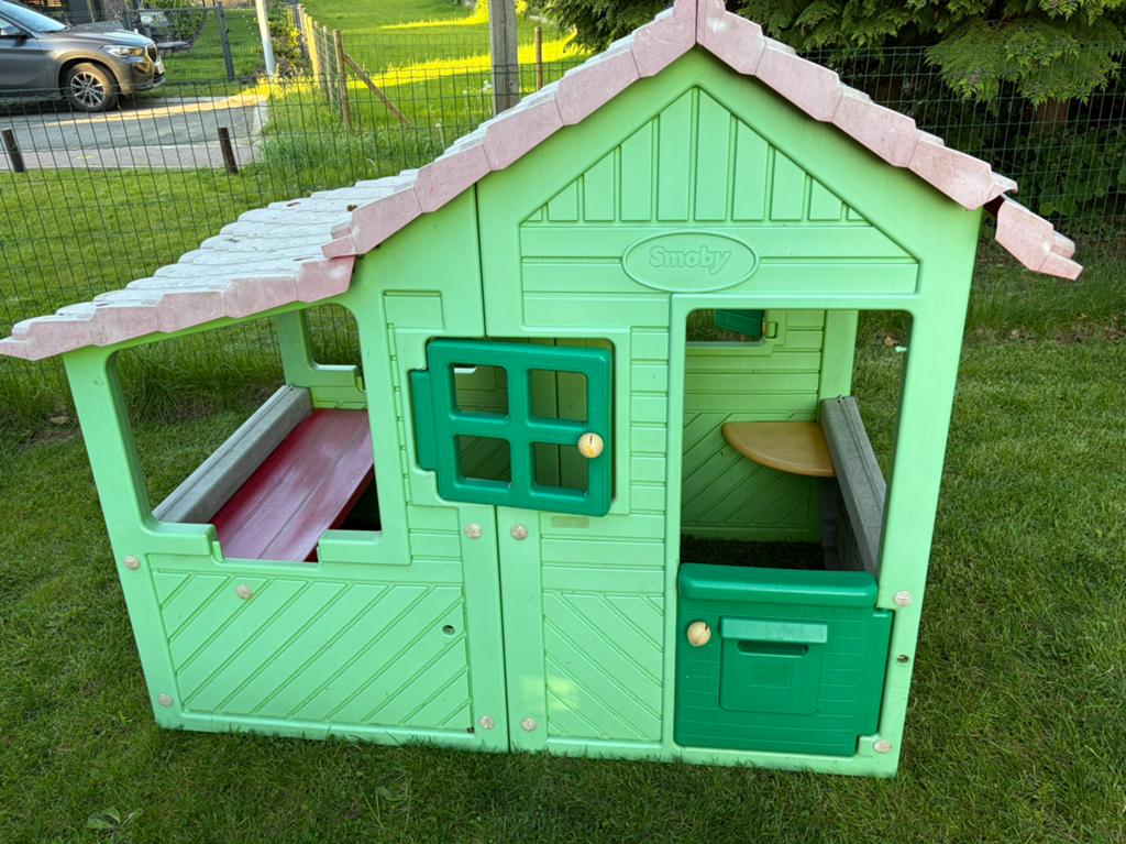 Speelhuis smoby GRATIS let op deurtje kapot en scheur in dak, Kinderen en Baby's, Ophalen, Zo goed als nieuw