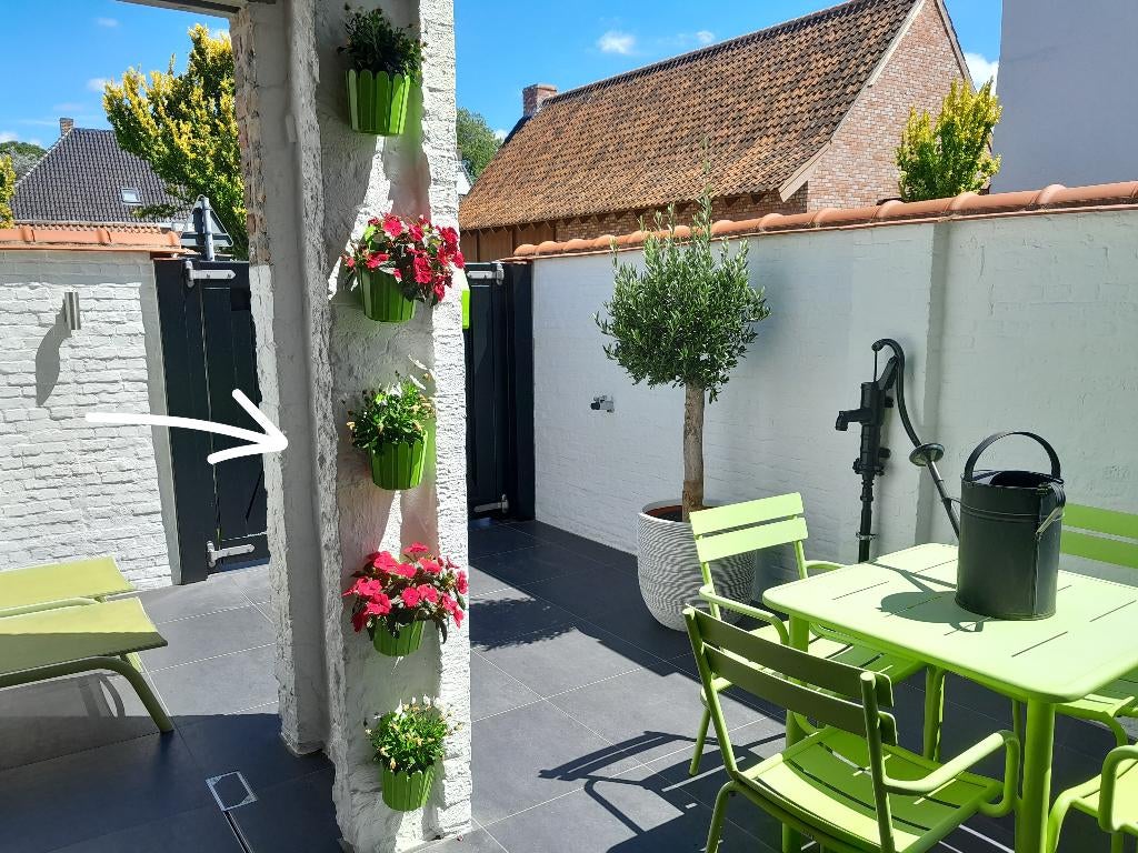 1 euro per stuk: bloempotten, voederbakje en vogelnestje, Ophalen, Kunststof, Gebruikt, Overige vormen