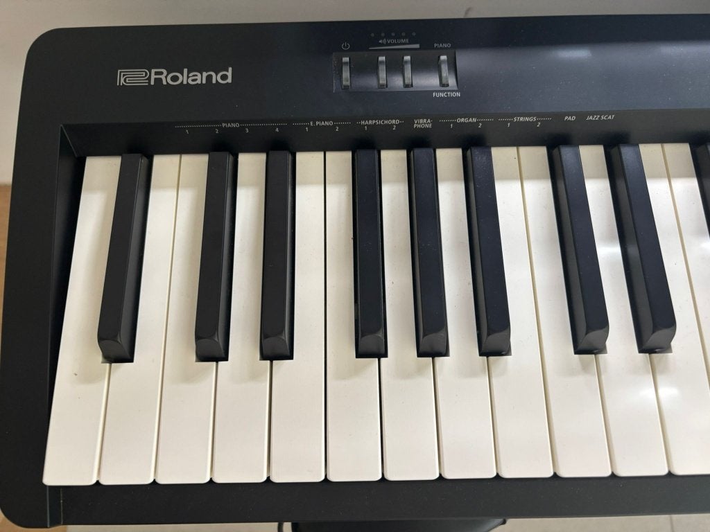 Roland FP-10 piano, Musique & Instruments, Enlèvement, Comme neuf, Piano
