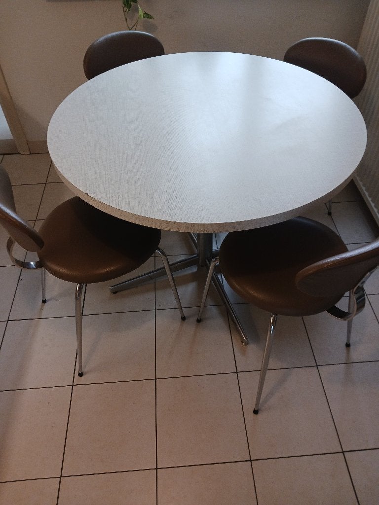 keuken tafel en stoelen, Ophalen, 150 tot 200 cm, Rond, Zo goed als nieuw