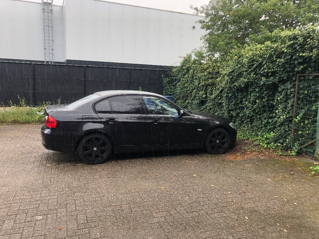 Te koop : BMW 318i  E90 - bouwjaar 2006, Autos, Cuir, Achat, Boîte manuelle, Noir