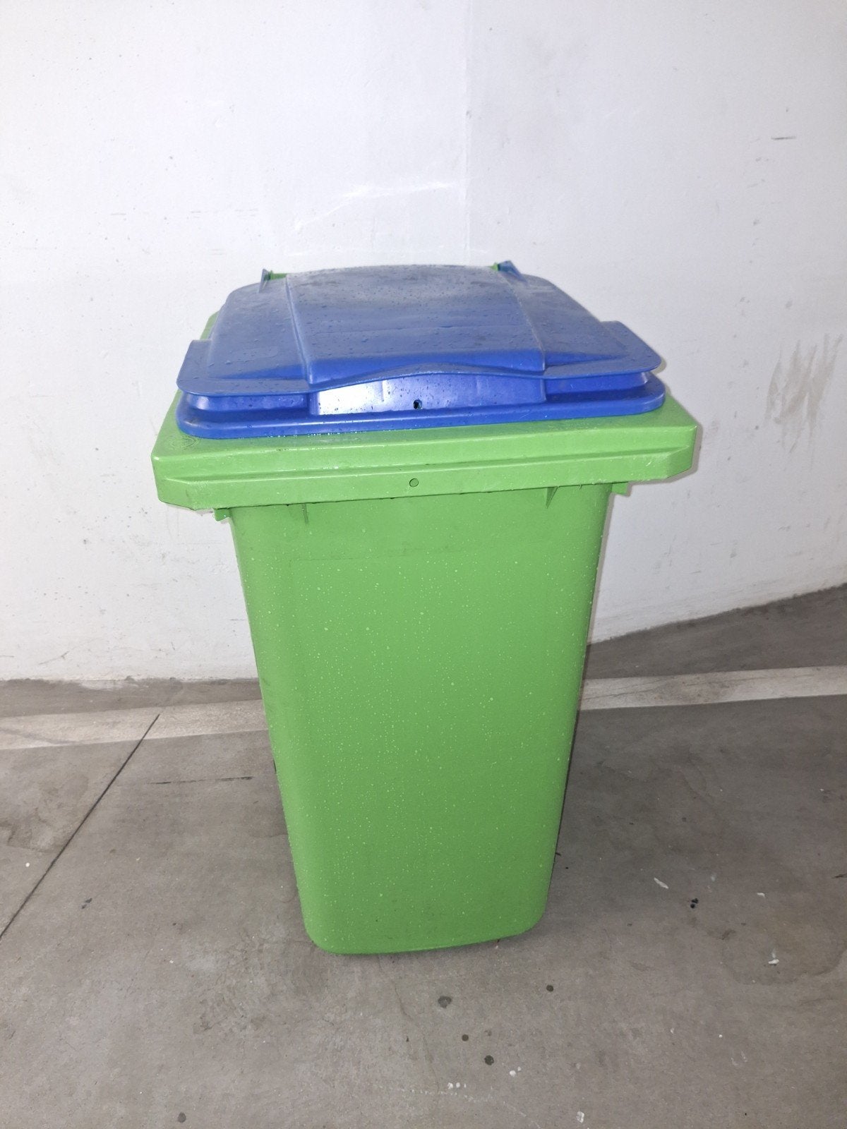 poubelle 240L, Enlèvement ou Envoi