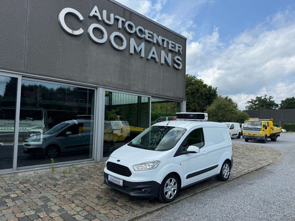 Ford Transit Courier KOELWAGEN (14.500 + BTW) (bj 2018), Auto's, Bestelwagens en Lichte vracht, Bedrijf, Te koop, Airbags, Airconditioning