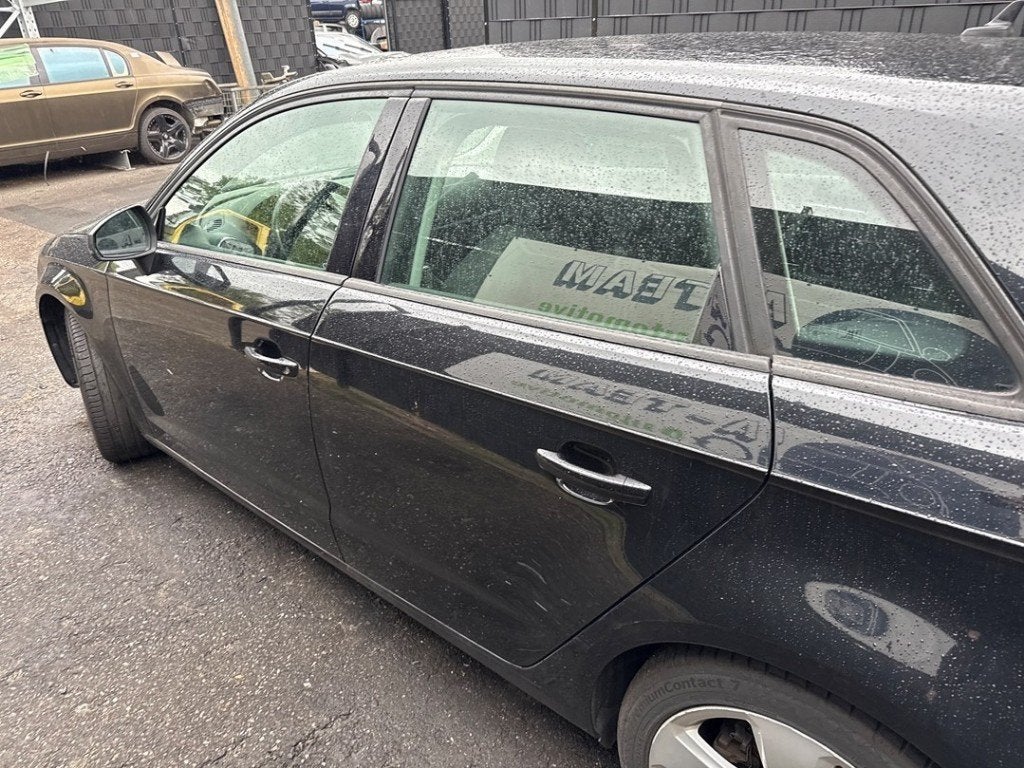 PORTE GAUCHE ARRIÈRE Audi A3 Sportback (8VA / 8VF), Autos : Pièces & Accessoires, Arrière, Auto-Union-Straße  1,
85057  Ingolstadt, DE