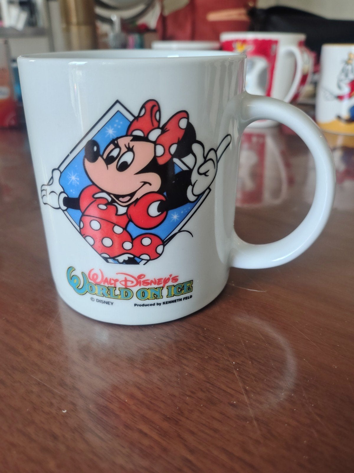 Vintage Disney Mok - Minnie Mouse - World On Ice (1995), Verzamelen, Disney, Ophalen of Verzenden