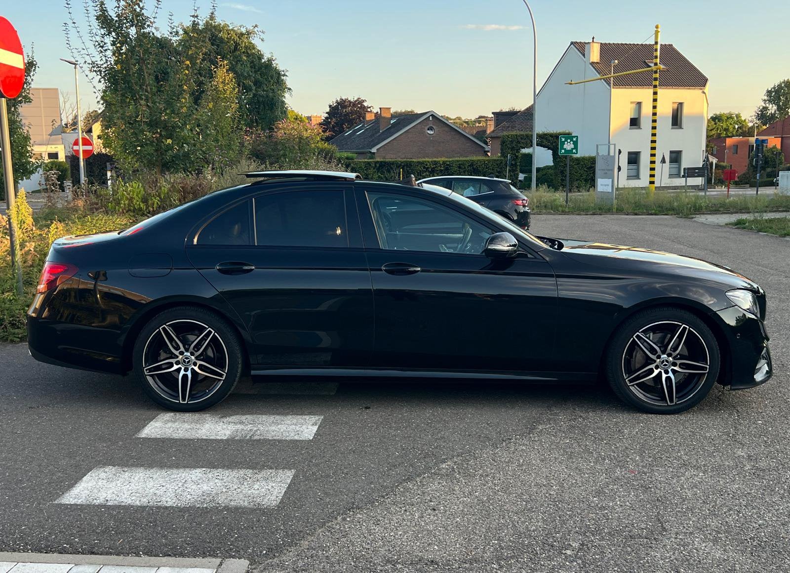 Mercedes Benz E200 AMG Full Options+, Autos, Euro 6, Automatique, Particulier, 4 cylindres