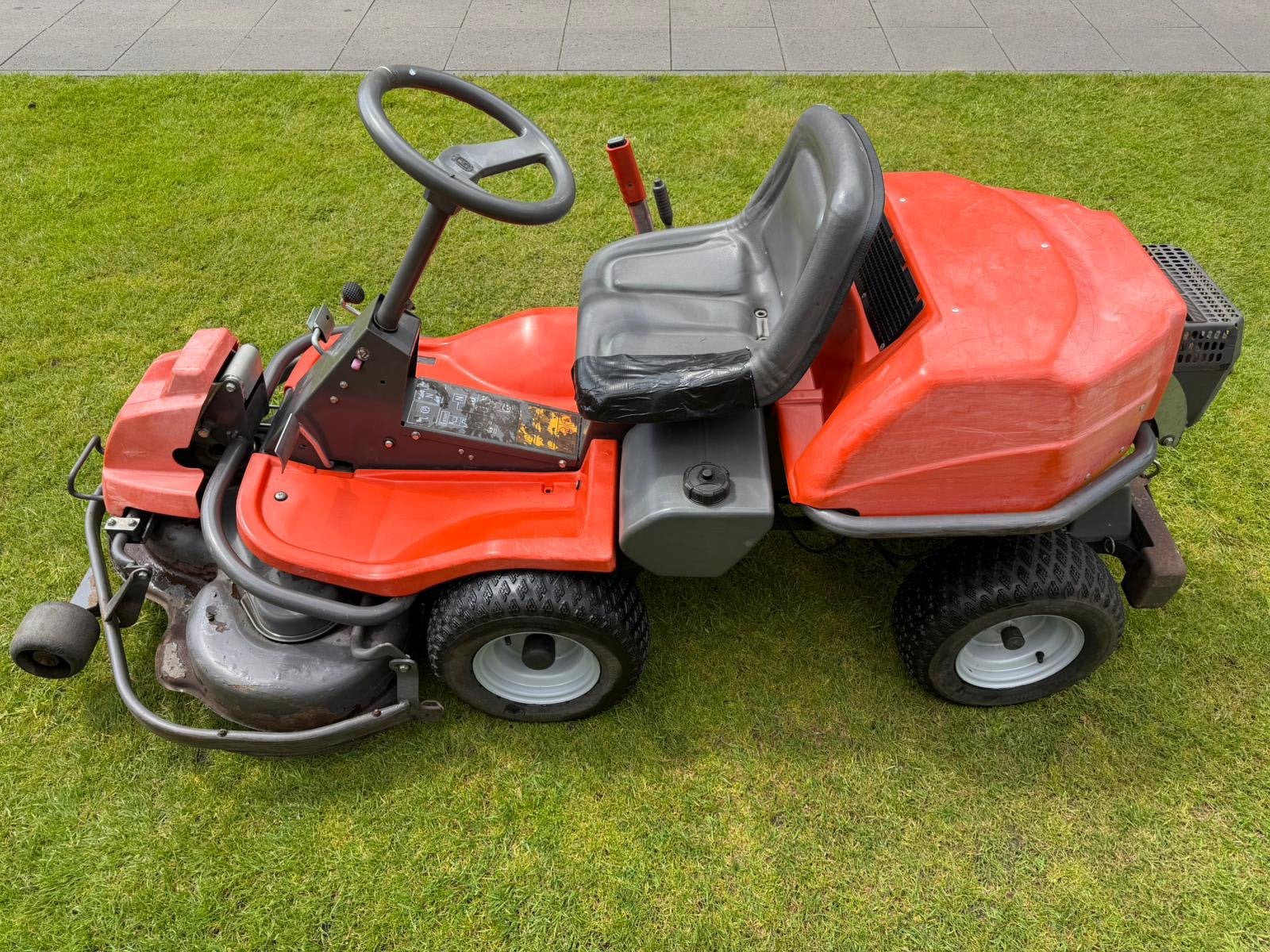 Husqvarna rider 15, Tuin en Terras, Ophalen, Zo goed als nieuw