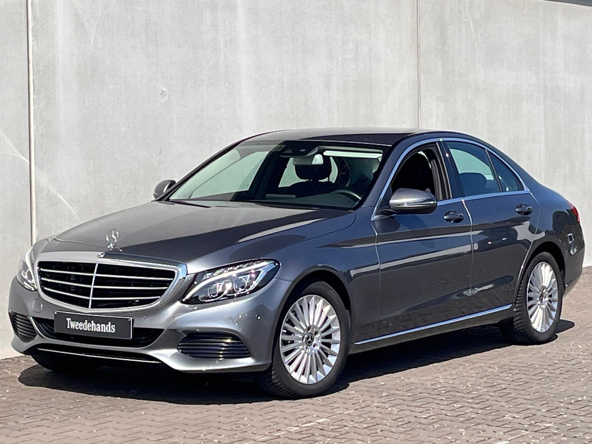 Mercedes-Benz C-Klasse Berline 180 Exclusive met Airmatic, Automaat, 4 deurs, 4 cilinders, 700 kg