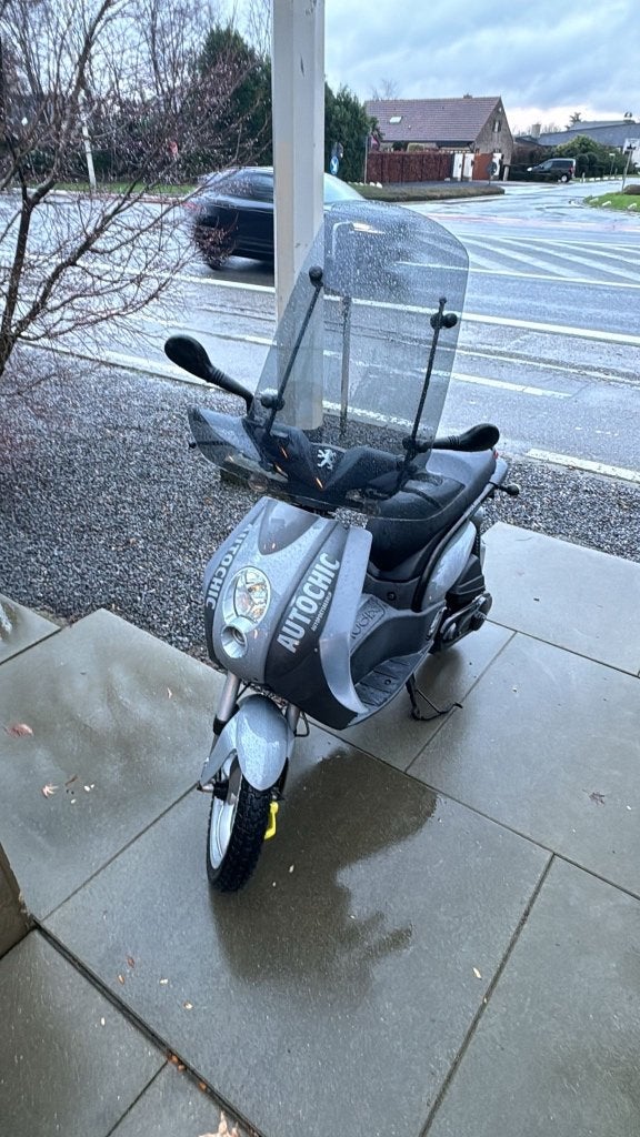 Peugeot Ludix élégance, Fietsen en Brommers, Scooters | Peugeot, Ophalen, Klasse A (25 km/u), Zo goed als nieuw, Benzine