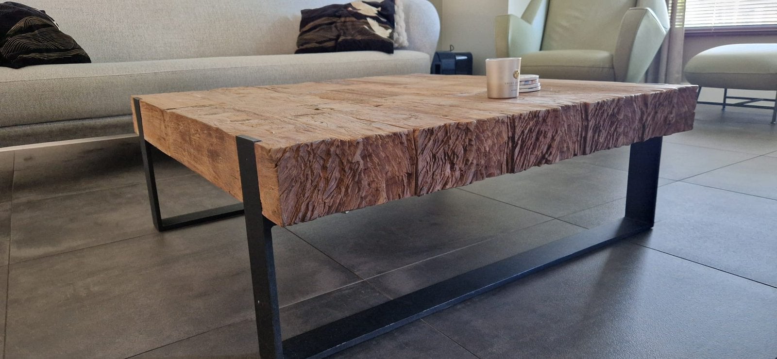 Massief houten salontafel, Ophalen, Zo goed als nieuw