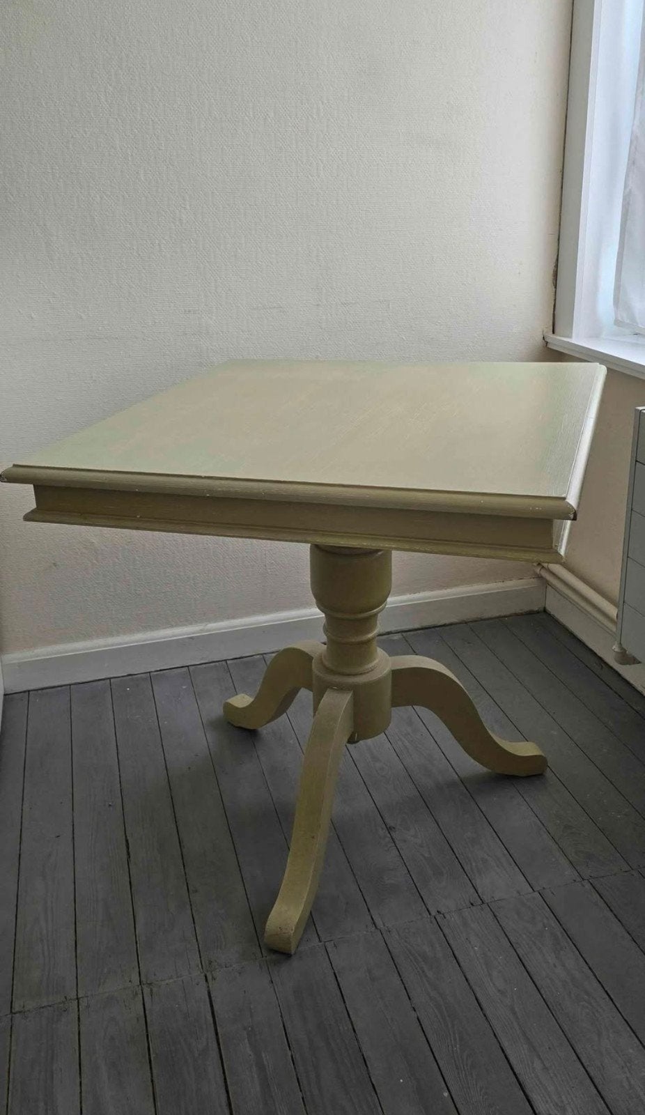 Vierkante tafel, Ophalen