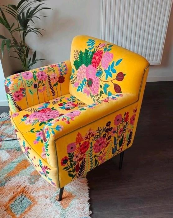 Kleurrijke fauteuil met bloemen, Ophalen