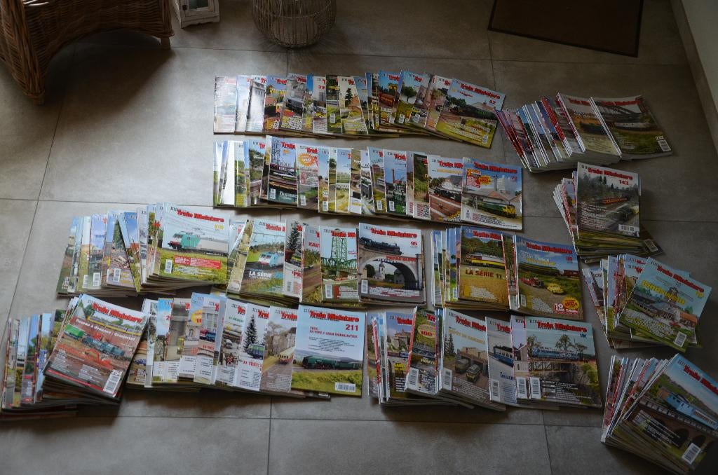 TRAIN MINIATURE-223 Magazines-SNCB-locomotive ect.., Enlèvement, Comme neuf, Locomotive, NS