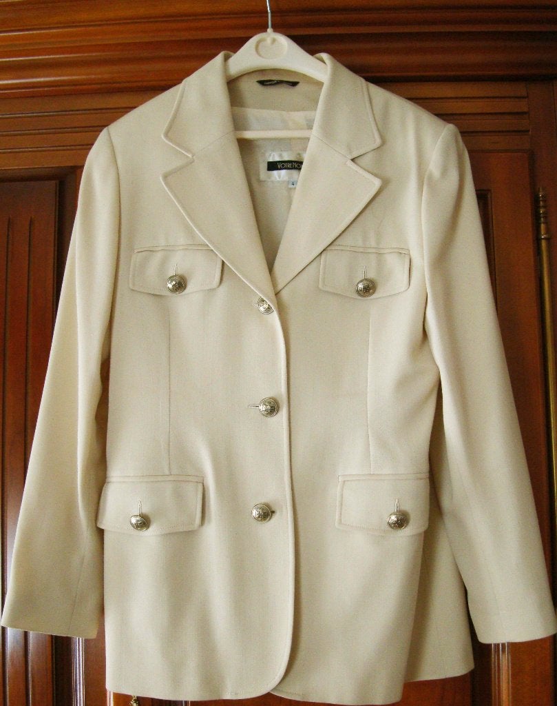 Nieuwe elegante jas (crème kleurig) – maat 42-44, Beige, Maat 42/44 (L), Nieuw, Ophalen of Verzenden