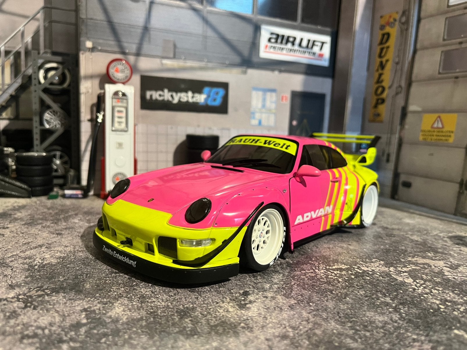 1:18 Porsche 911 993 RWB - nieuw in de doos, Ophalen of Verzenden, Zo goed als nieuw, Auto, Solido